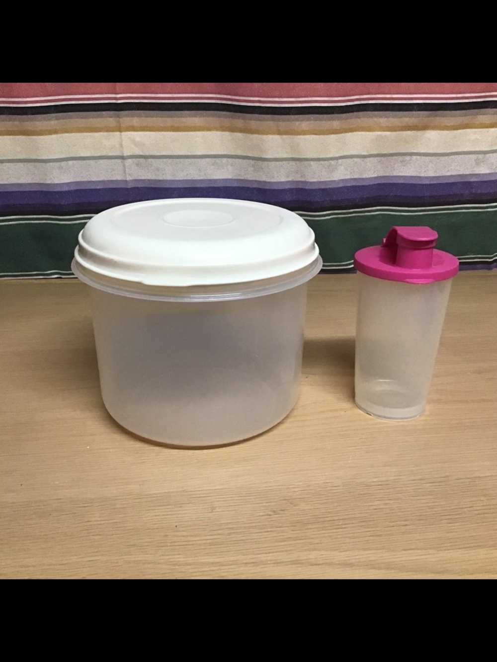 Rubbermaid Servin Saver #9 10 Cup Round Clear Container Almond With Lid EUC w/ex